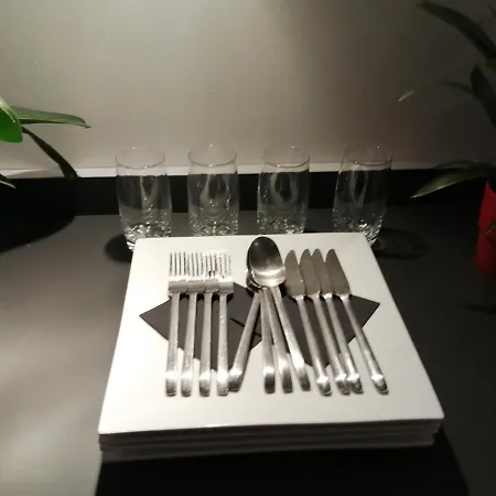 The Romantic Waterloo Lion's بيت ضيافة